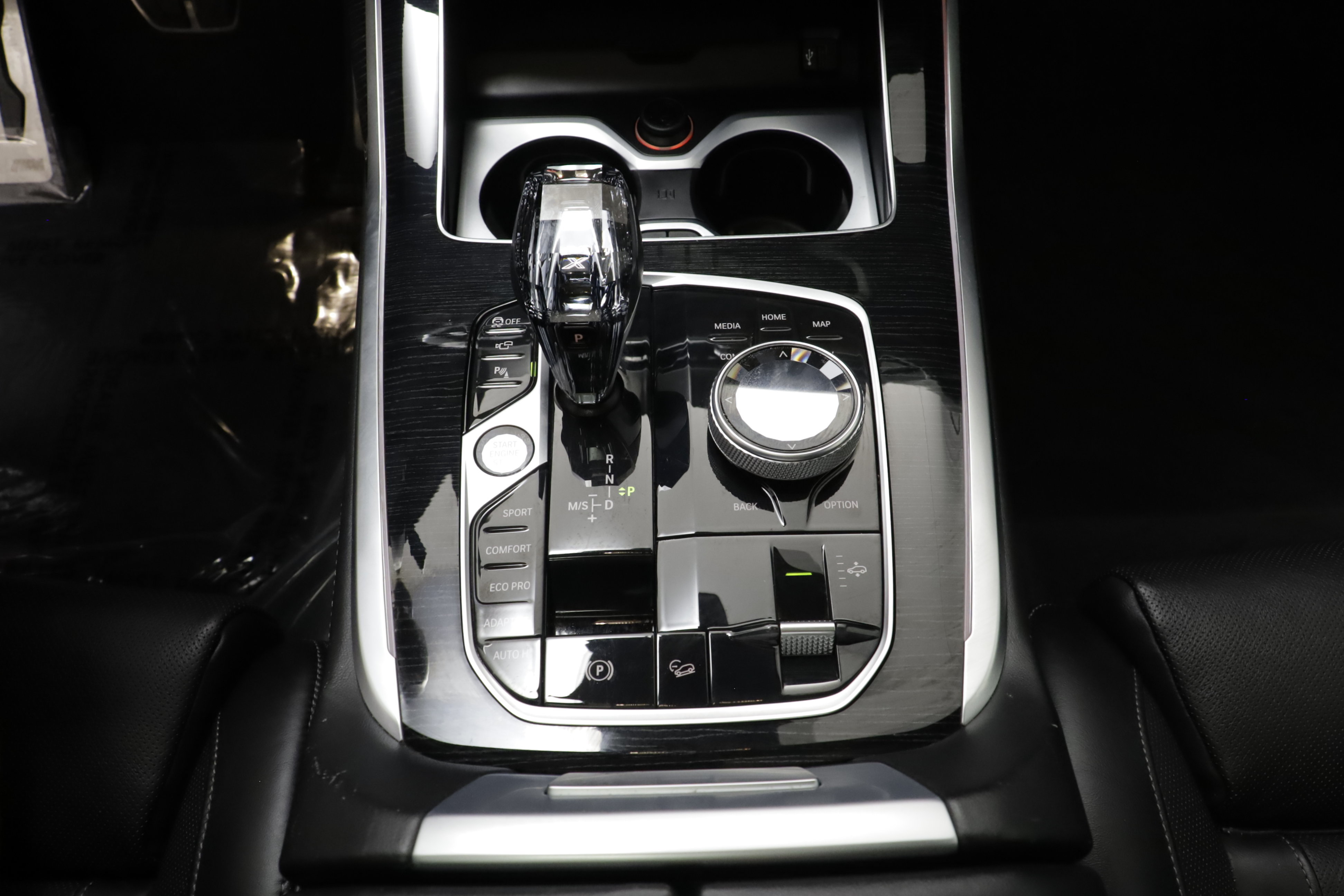 Used 2022 BMW X7 xDrive40i w/ M Sport Package AWD/4WD image 16