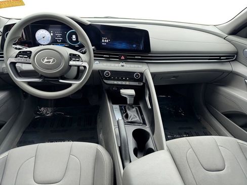 Certified 2024 Hyundai Elantra SEL FWD image 10