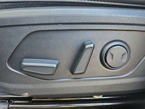 Certified 2022 Kia Sorento S w/ Panoramic Sunroof Package image 26