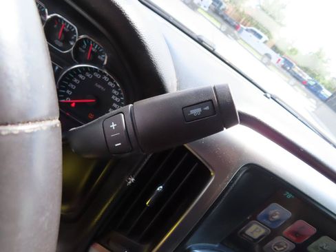Used 2015 Chevrolet Silverado 2500 LT AWD/4WD image 37