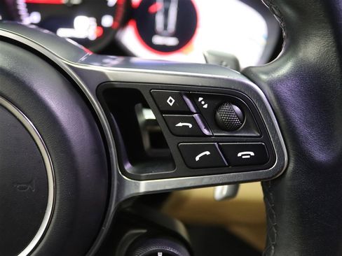 Used 2018 Porsche Panamera 4S image 32