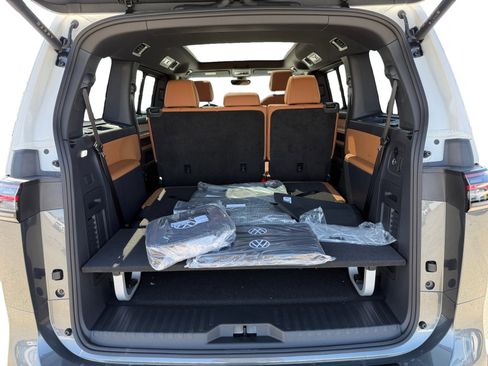 New 2025 Volkswagen ID. Buzz Pro S Plus image 17