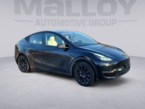 Used 2025 Tesla Model Y Long Range image 1
