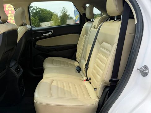 Used 2019 Ford Edge SEL w/ Cold Weather Package AWD/4WD image 12
