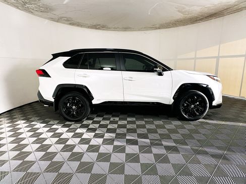 Used 2025 Toyota RAV4 XSE w/ Weather Package AWD/4WD image 2