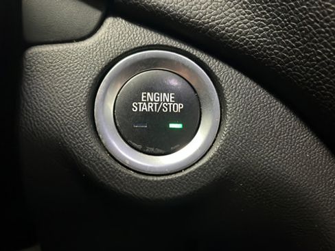 Used 2020 Chevrolet Equinox LT AWD/4WD image 22