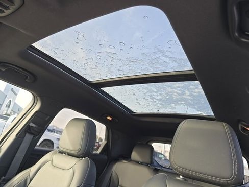 Used 2021 Chevrolet TrailBlazer ACTIV w/ Sun and Liftgate Package image 6