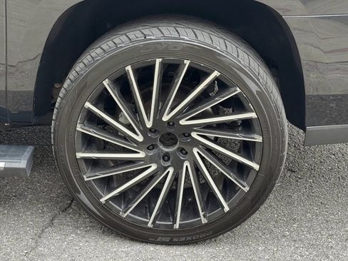 Used 2017 Cadillac Escalade ESV Premium Luxury AWD/4WD image 12