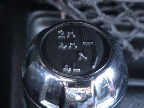 Used 2013 Jeep Wrangler Unlimited Rubicon w/ Max Tow Pkg image 4