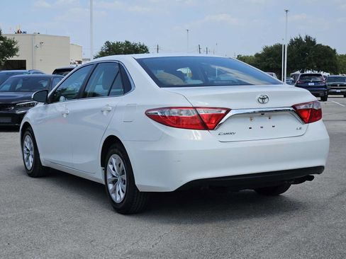 Used 2015 Toyota Camry LE FWD image 6