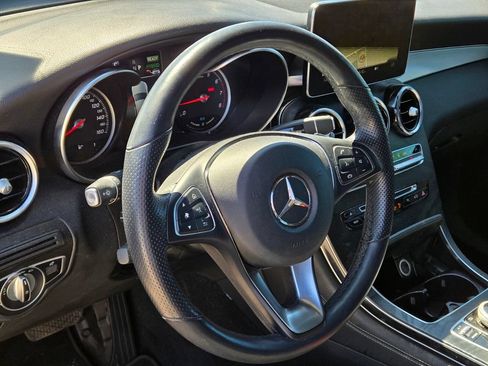 Used 2019 Mercedes-Benz GLC 350e 4MATIC image 9