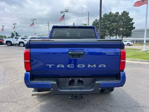 Used 2025 Toyota Tacoma TRD Sport AWD/4WD image 6