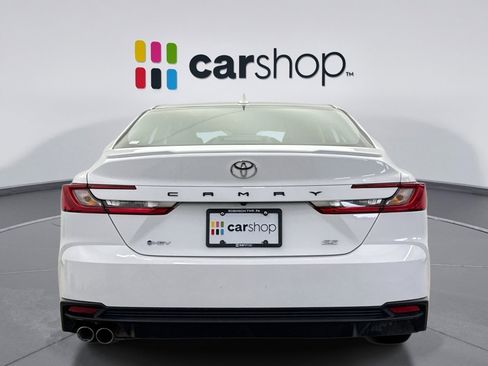 Used 2025 Toyota Camry SE image 4