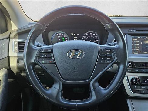 Used 2017 Hyundai Sonata Limited image 11