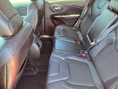 Used 2021 Jeep Cherokee Latitude Plus FWD image 14