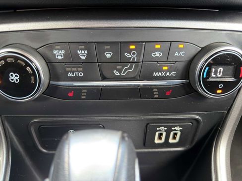 Used 2019 Ford EcoSport SE AWD/4WD image 17