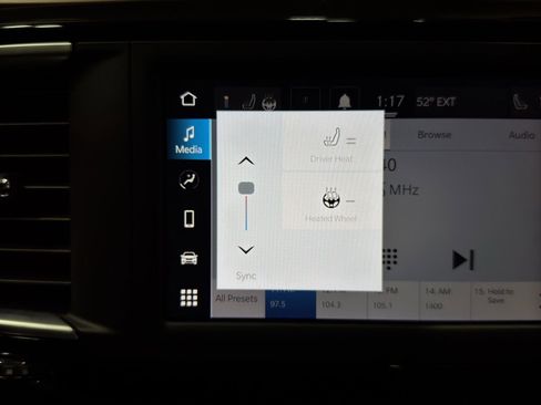 Used 2024 Chrysler Voyager LX image 30