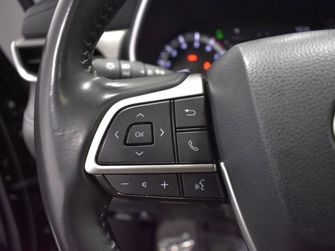 Used 2024 Toyota Highlander XLE AWD/4WD image 28