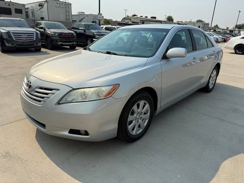 Used 2007 Toyota Camry XLE FWD image 7