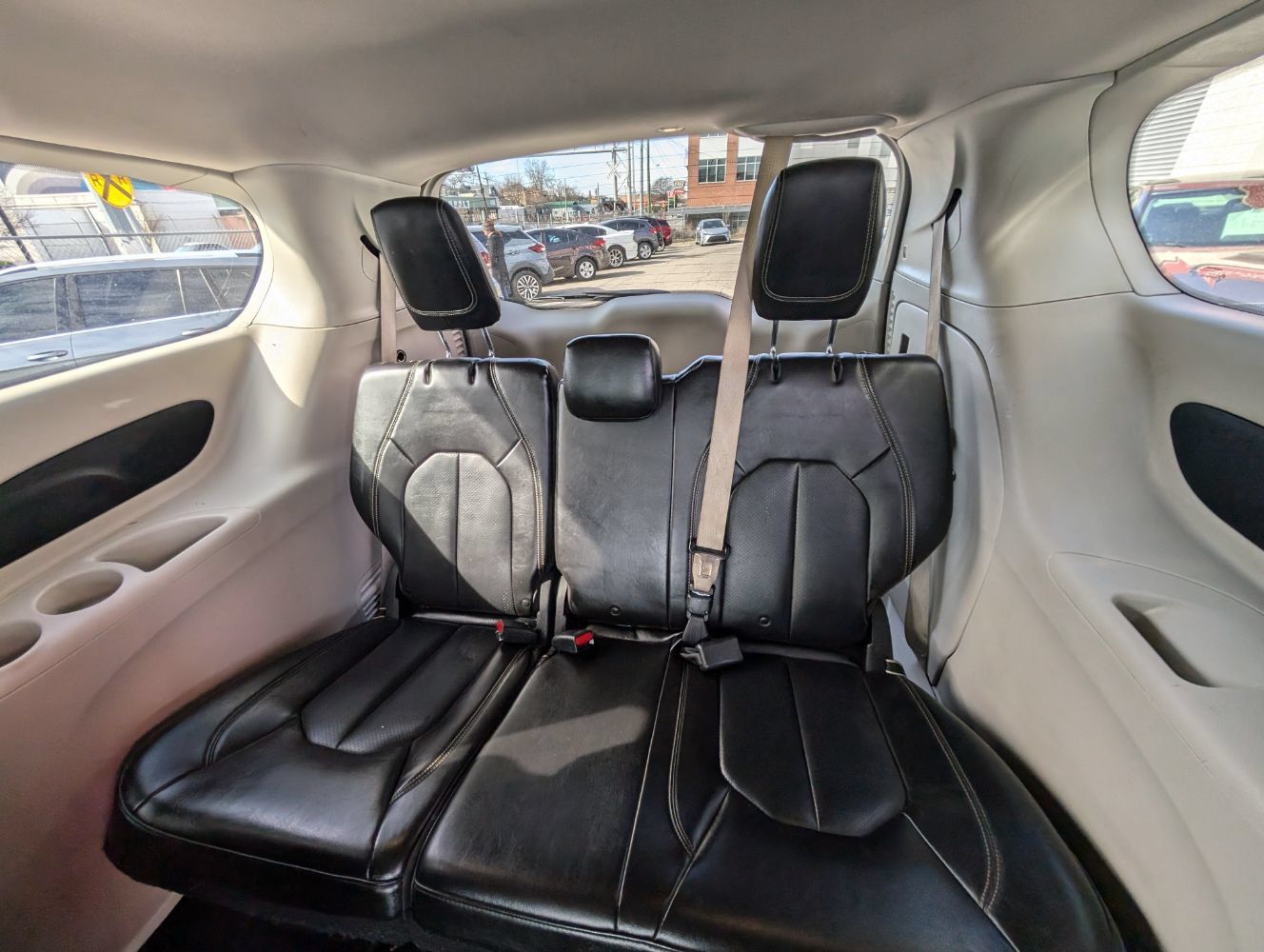 Used 2020 Chrysler Voyager Lxi FWD image 19