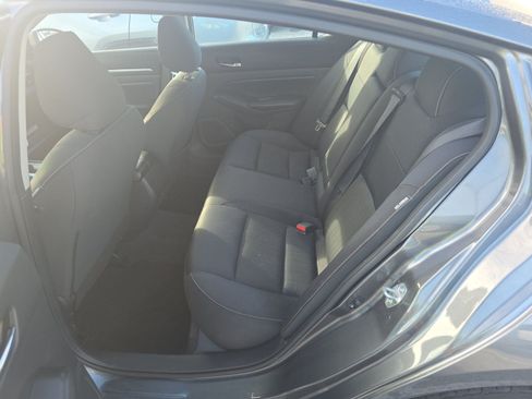 Used 2022 Nissan Altima 2.5 SV FWD image 13