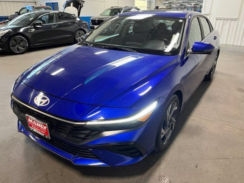 Used 2024 Hyundai Elantra Limited FWD image 7