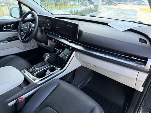 Used 2024 Kia Carnival SX Prestige image 20