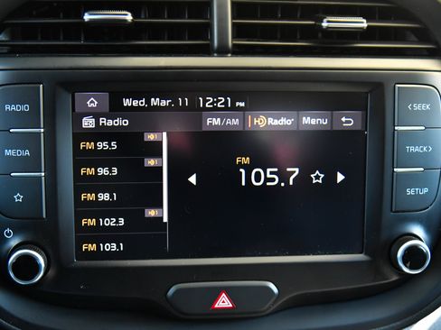 Used 2024 Kia Soul LX w/ Option Group 015 FWD image 18