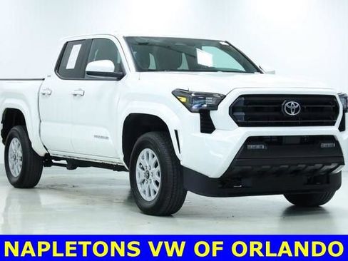 Used 2025 Toyota Tacoma SR5 AWD/4WD image 3