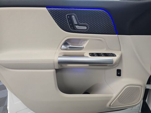 Used 2025 Mercedes-Benz GLA 250 4MATIC image 33