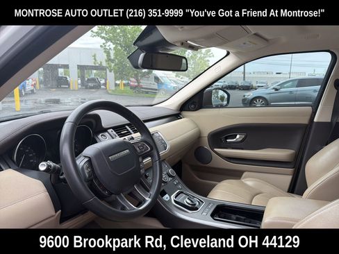 Used 2018 Land Rover Range Rover Evoque SE AWD/4WD image 3