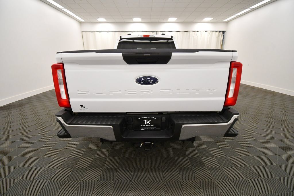 Used 2024 Ford F350 XLT w/ FX4 Off-Road Package AWD/4WD image 6