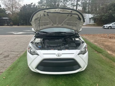Used 2018 Toyota Yaris iA image 9