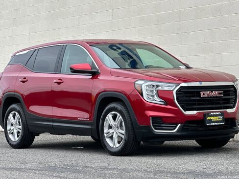 Certified 2022 GMC Terrain SLE w/ LPO, Cargo Package image 1