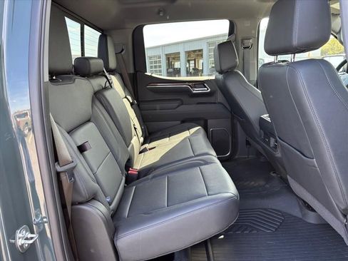 Used 2025 Chevrolet Silverado 1500 LT Trail Boss w/ Convenience Package II AWD/4WD image 14