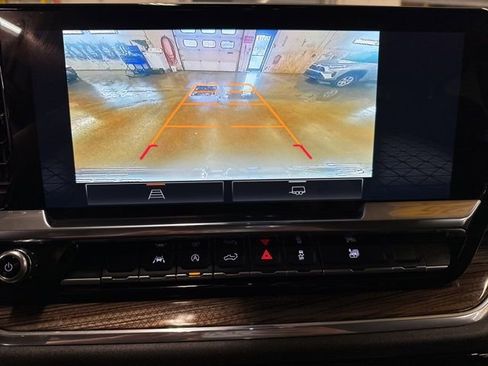 Used 2025 GMC Sierra 1500 Elevation image 14