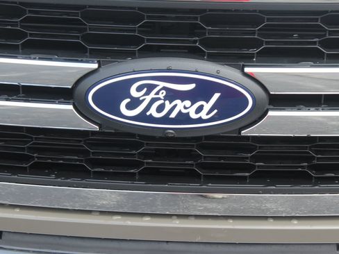 New 2026 Ford F150 Lariat w/ Equipment Group 501A Mid AWD/4WD image 12