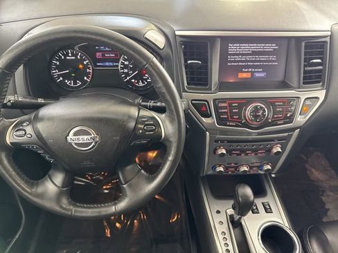 Used 2020 Nissan Pathfinder SL AWD/4WD image 22