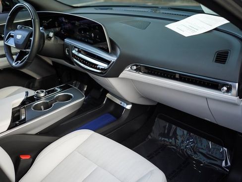 Used 2025 Cadillac Lyriq Luxury image 21