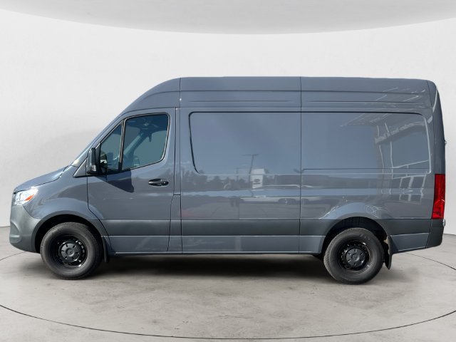 Used 2024 Mercedes-Benz Sprinter 2500 image 2
