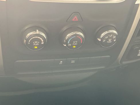 Used 2015 RAM 1500 Big Horn AWD/4WD image 18