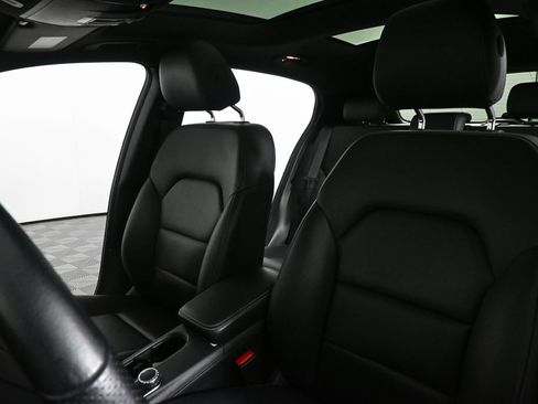 Certified 2019 Mercedes-Benz GLA 250 4MATIC image 5