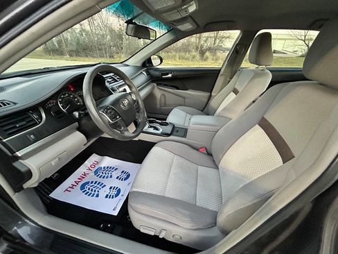 Used 2014 Toyota Camry LE image 12