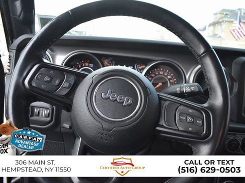 Used 2022 Jeep Gladiator Sport image 15