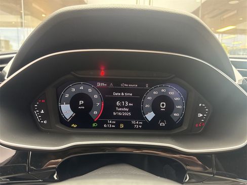 New 2025 Audi Q3 2.0T Premium image 12