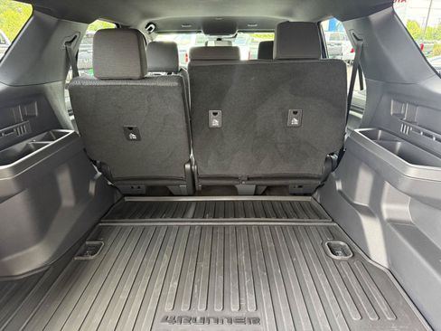 Used 2025 Toyota 4Runner SR5 AWD/4WD image 7