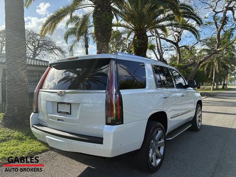 Used 2018 Cadillac Escalade Luxury RWD image 6