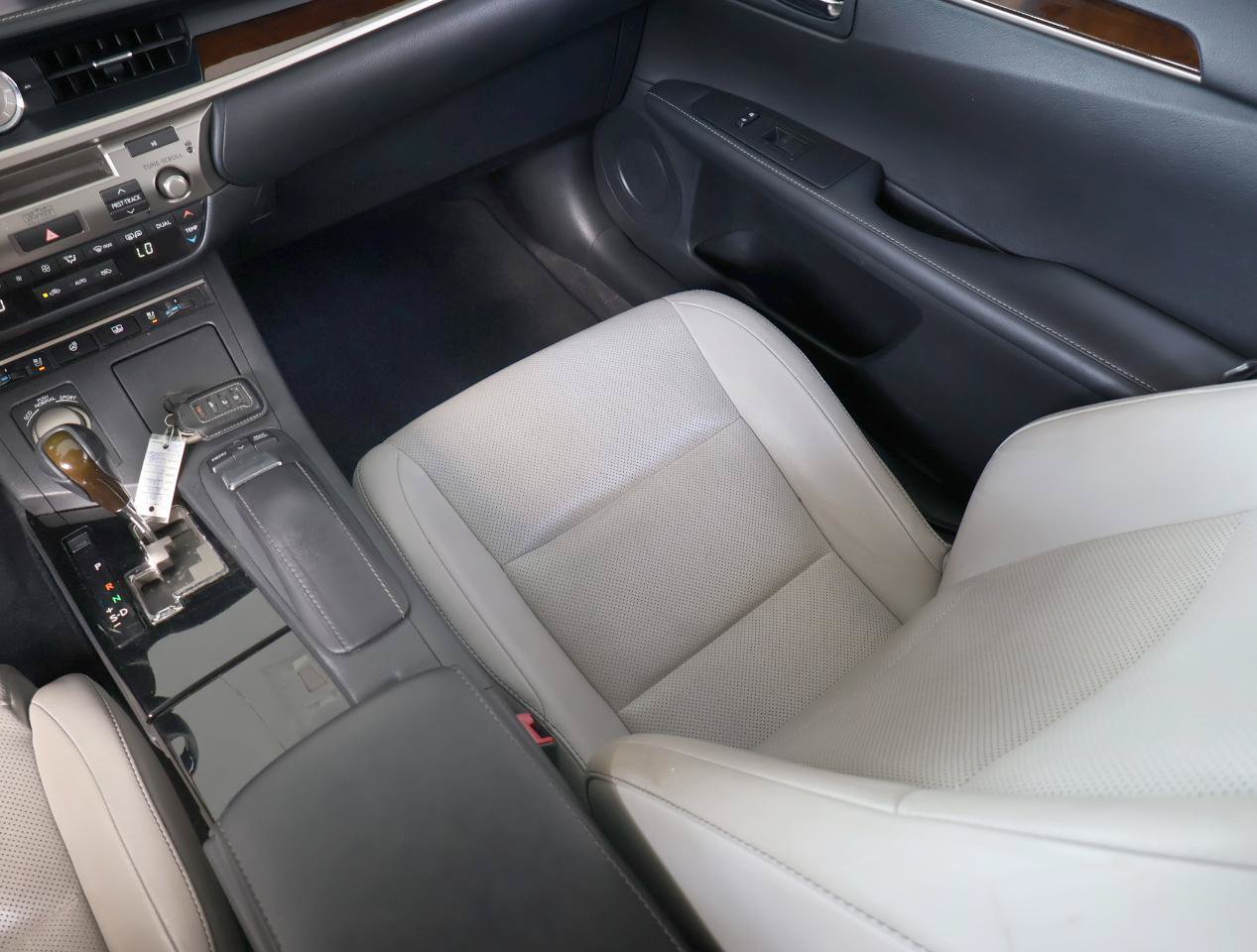 Used 2014 Lexus ES 350 FWD image 18
