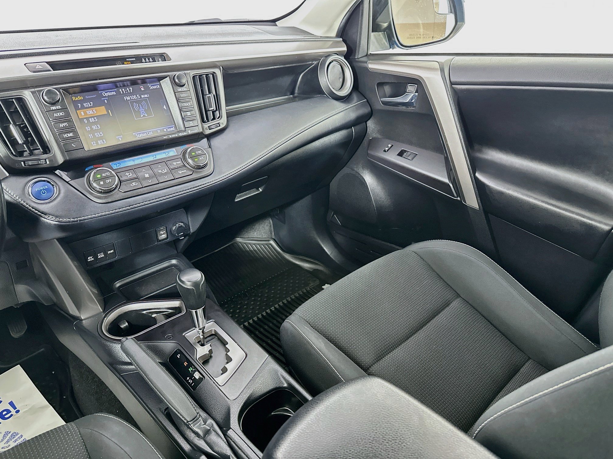 Used 2018 Toyota RAV4 XLE AWD/4WD image 22