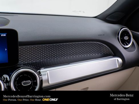 New 2026 Mercedes-Benz GLB 250 4MATIC image 30